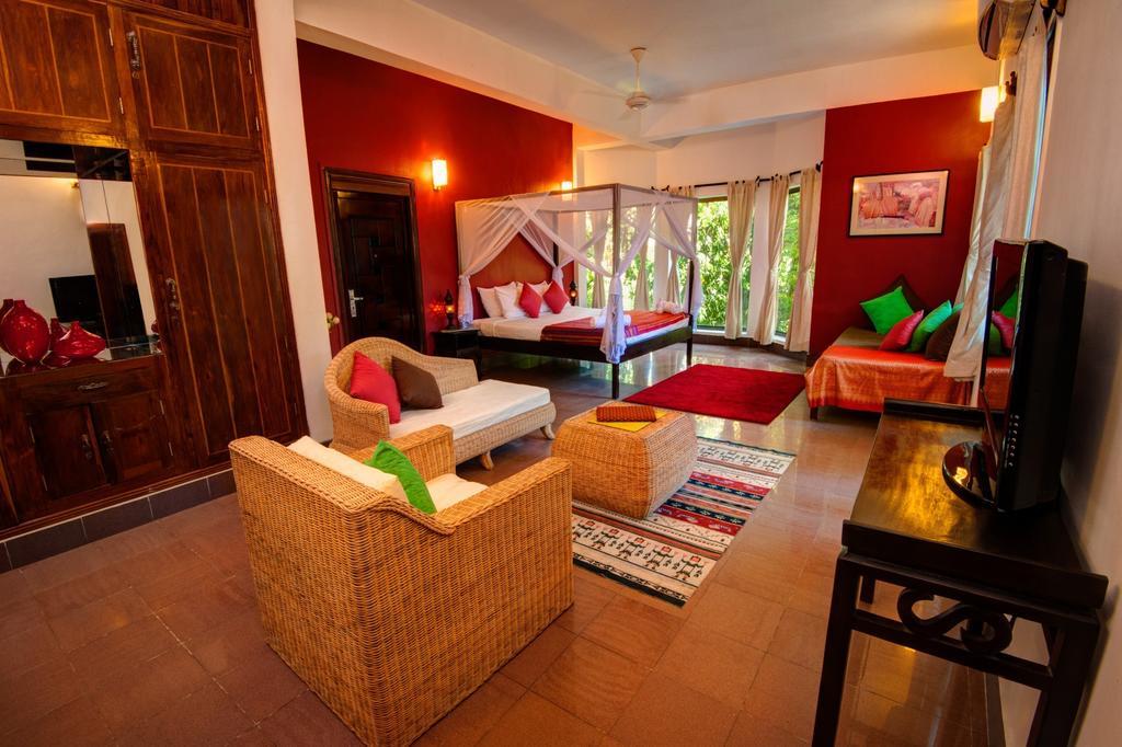 The Willow Boutique Hotel Phnom Penh Bagian luar foto