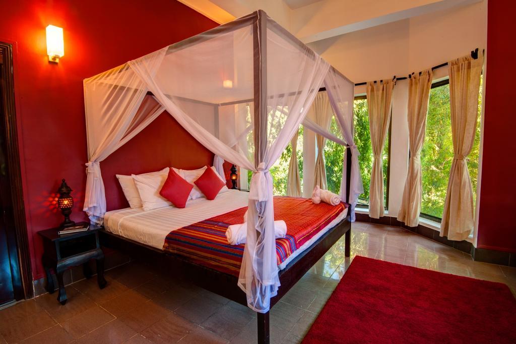 The Willow Boutique Hotel Phnom Penh Bagian luar foto