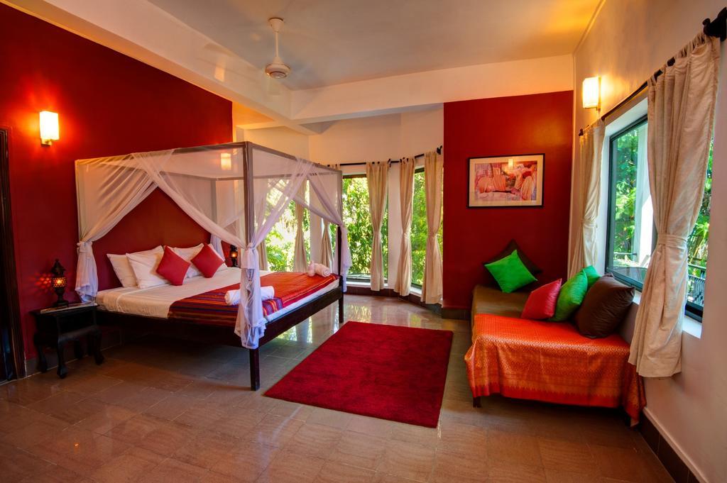 The Willow Boutique Hotel Phnom Penh Bagian luar foto