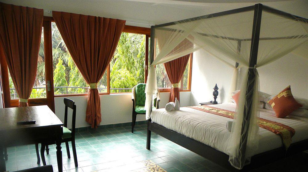 The Willow Boutique Hotel Phnom Penh Bagian luar foto