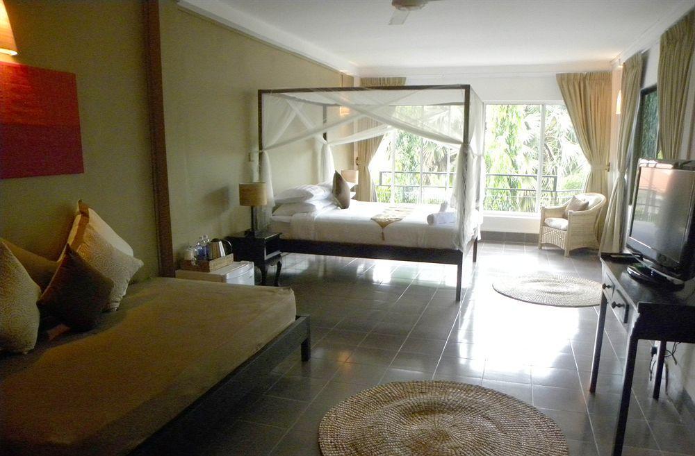 The Willow Boutique Hotel Phnom Penh Bagian luar foto