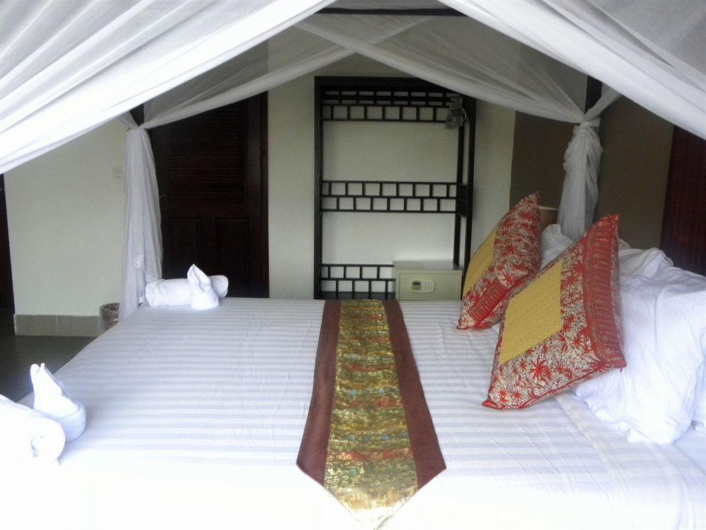 The Willow Boutique Hotel Phnom Penh Bagian luar foto