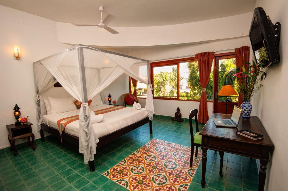 The Willow Boutique Hotel Phnom Penh Bagian luar foto